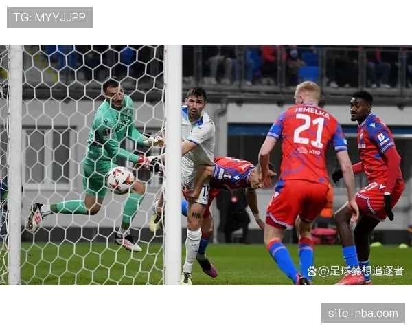 巴黎核心后腰因伤缺席次回合，球队中场平衡面临考验